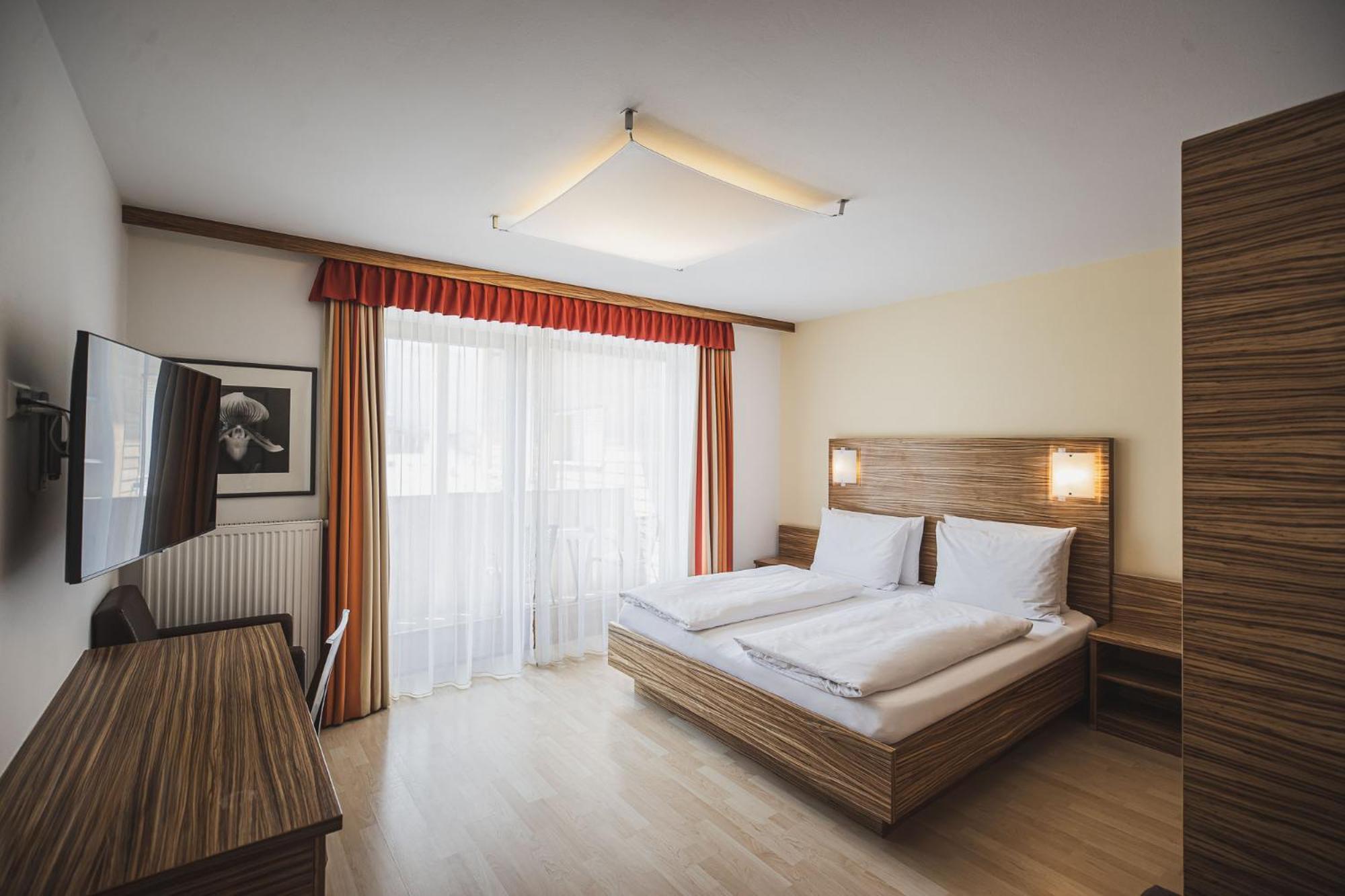 Hotel Broetz Rasun di Sotto Luaran gambar