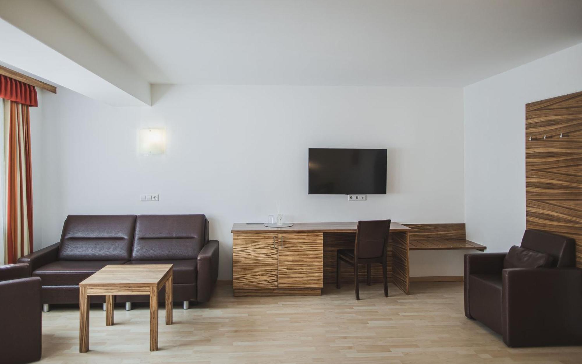 Hotel Broetz Rasun di Sotto Luaran gambar